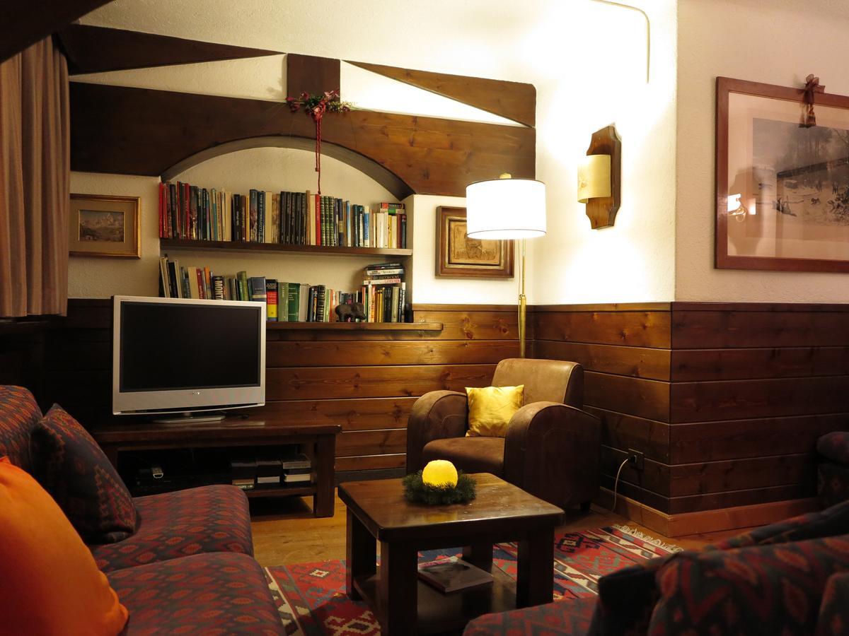 Hotel Fosson Бройл-Червиня Екстериор снимка